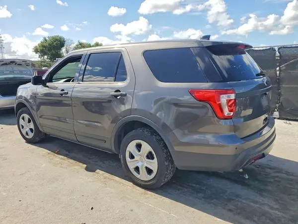 1FM5K8AR9GGC41810 2016 FORD EXPLORER - Image 2