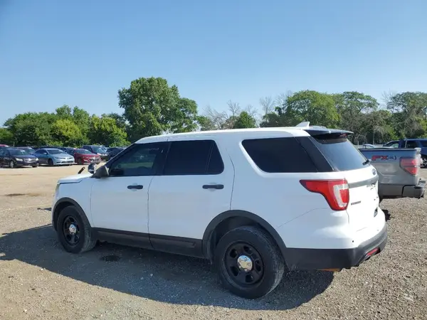 1FM5K8AR9GGC67467 2016 FORD EXPLORER - Image 2