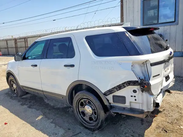 1FM5K8AR9GGD32687 2016 FORD EXPLORER - Image 2
