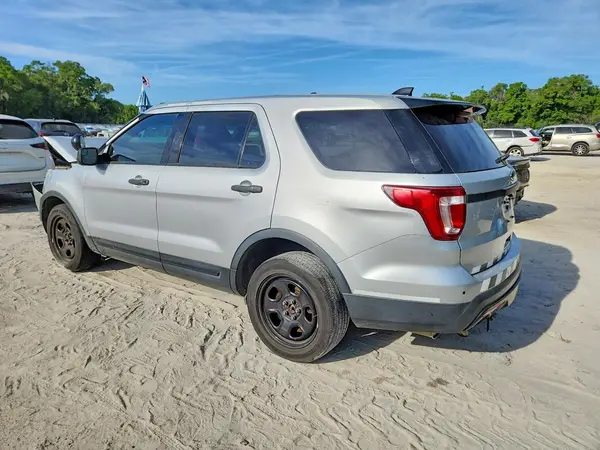 1FM5K8AR9HGB55737 2017 FORD EXPLORER - Image 2