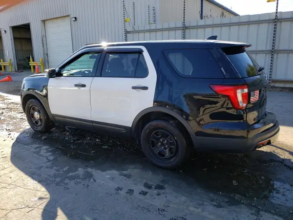 1FM5K8AR9HGC35054 2017 FORD EXPLORER - Image 2