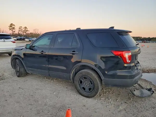 1FM5K8AT6HGA44655 2017 FORD EXPLORER - Image 2