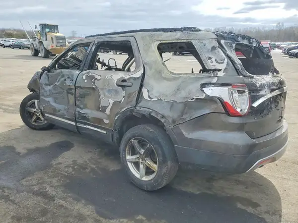 1FM5K8D80GGA88611 2016 FORD EXPLORER - Image 2