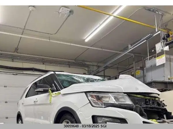 1FM5K8D80GGC42962 2016 FORD EXPLORER - Image 1