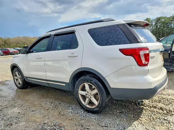 1FM5K8D80HGD18438 2017 FORD EXPLORER - Image 2