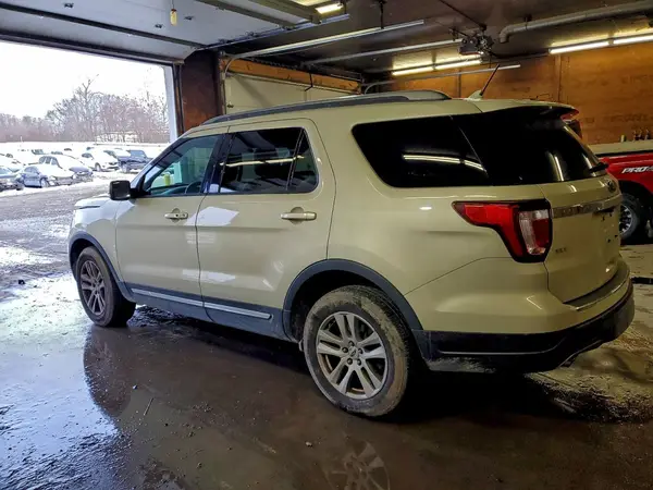 1FM5K8D80JGA17318 2018 FORD EXPLORER - Image 2