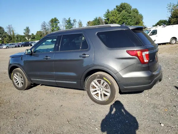 1FM5K8D80JGA50688 2018 FORD EXPLORER - Image 2
