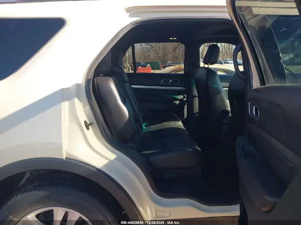 1FM5K8D80JGB73195 2018 FORD EXPLORER - Image 8