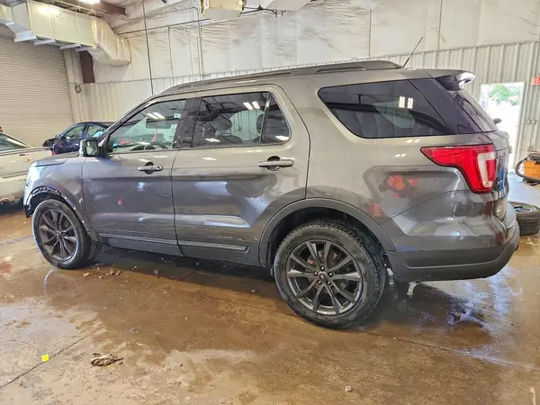 1FM5K8D80JGC39762 2018 FORD EXPLORER - Image 2