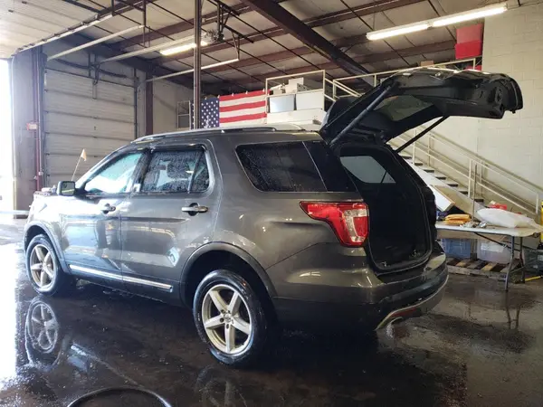 1FM5K8D81GGA16560 2016 FORD EXPLORER - Image 2