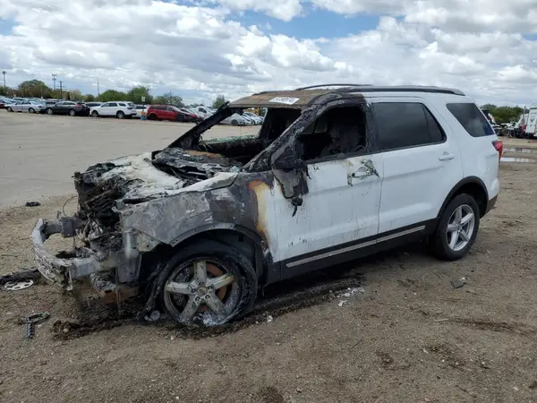 1FM5K8D81GGB35564 2016 FORD EXPLORER - Image 1