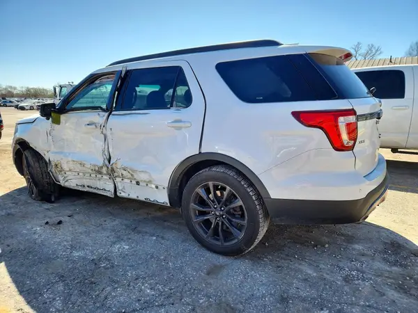 1FM5K8D81HGA03440 2017 FORD EXPLORER - Image 2