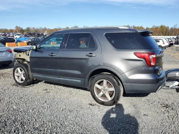 1FM5K8D81HGA72581 2017 FORD EXPLORER - Image 2