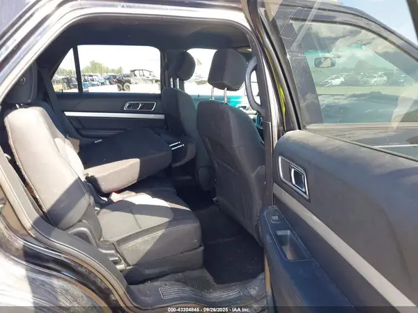 1FM5K8D81HGB05675 2017 FORD EXPLORER - Image 8