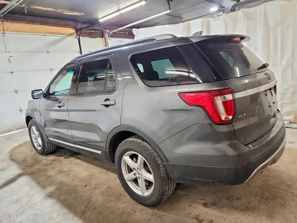 1FM5K8D81HGB12142 2017 FORD EXPLORER - Image 2