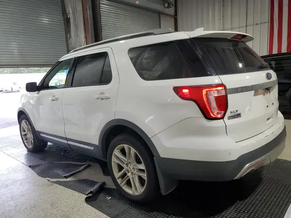1FM5K8D81HGB14439 2017 FORD EXPLORER - Image 2