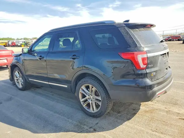 1FM5K8D81HGC20146 2017 FORD EXPLORER - Image 2