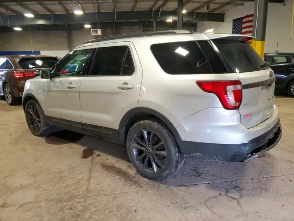 1FM5K8D81HGC98068 2017 FORD EXPLORER - Image 2