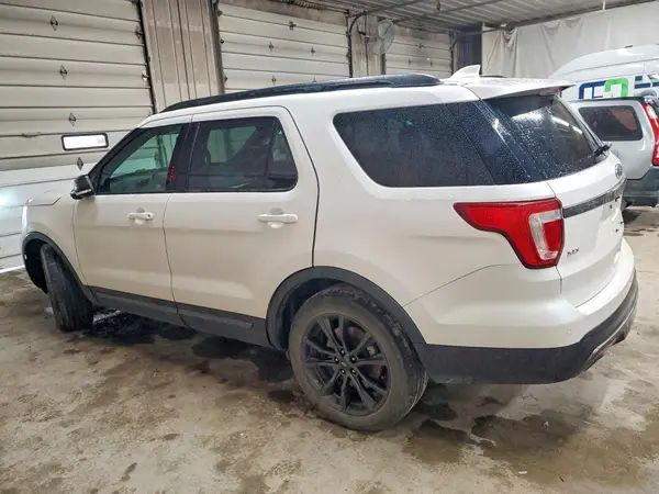 1FM5K8D81HGD00448 2017 FORD EXPLORER - Image 2