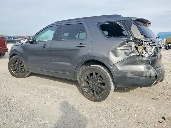 1FM5K8D81HGD10087 2017 FORD EXPLORER - Image 2