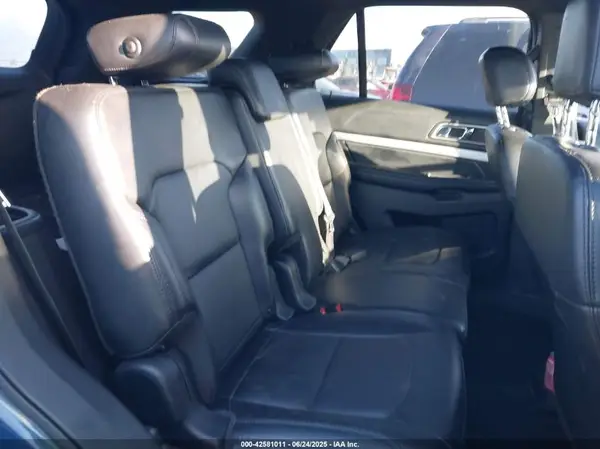 1FM5K8D81HGD37659 2017 FORD EXPLORER - Image 8