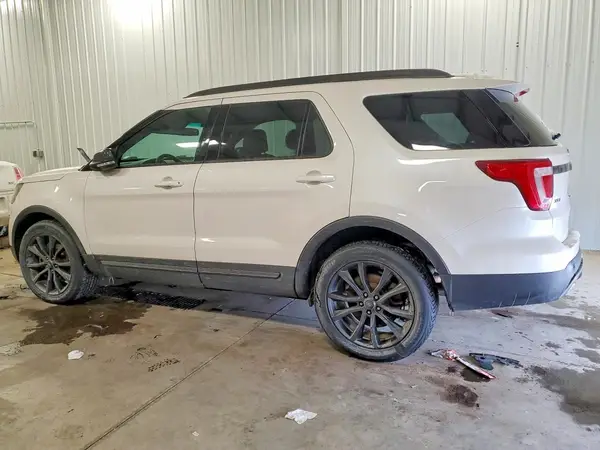 1FM5K8D81HGD55093 2017 FORD EXPLORER - Image 2
