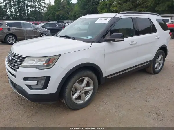 1FM5K8D81HGE00727 2017 FORD EXPLORER - Image 2