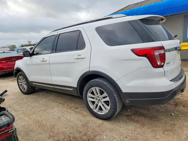 1FM5K8D81JGB37385 2018 FORD EXPLORER - Image 2