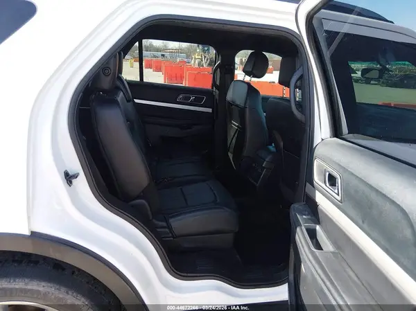 1FM5K8D82GGA31164 2016 FORD EXPLORER - Image 8
