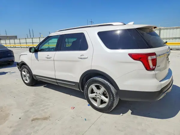 1FM5K8D82GGC19666 2016 FORD EXPLORER - Image 2