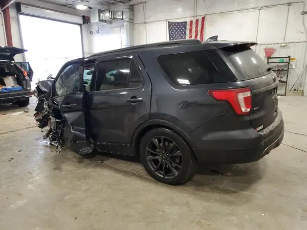 1FM5K8D82HGA00658 2017 FORD EXPLORER - Image 2