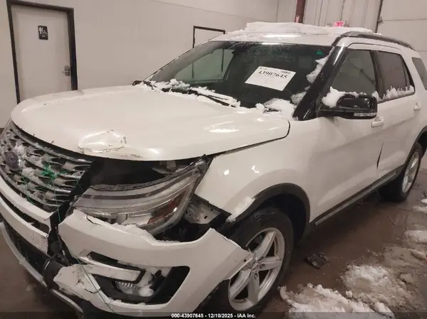 1FM5K8D82HGA05312 2017 FORD EXPLORER - Image 2