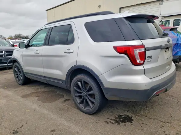 1FM5K8D82HGA12826 2017 FORD EXPLORER - Image 2