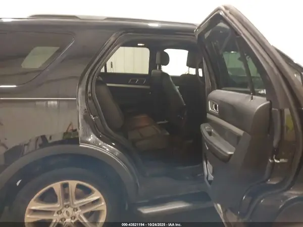 1FM5K8D82HGA33059 2017 FORD EXPLORER - Image 8