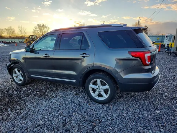 1FM5K8D82HGA56342 2017 FORD EXPLORER - Image 2