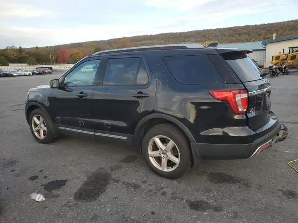 1FM5K8D82HGB13557 2017 FORD EXPLORER - Image 2