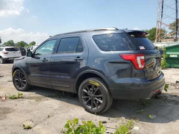 1FM5K8D82HGB29998 2017 FORD EXPLORER - Image 2