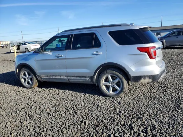 1FM5K8D82HGB53881 2017 FORD EXPLORER - Image 2