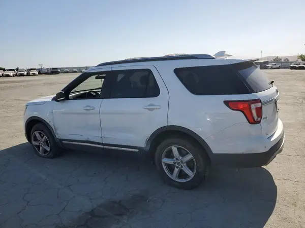 1FM5K8D82HGC48313 2017 FORD EXPLORER - Image 2