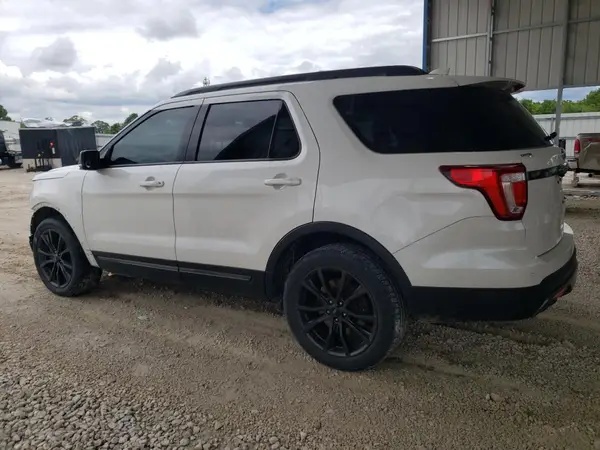 1FM5K8D82HGC85605 2017 FORD EXPLORER - Image 2