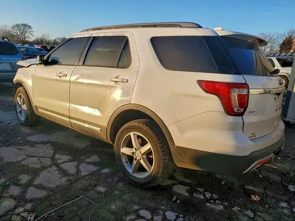 1FM5K8D82HGD02192 2017 FORD EXPLORER - Image 2