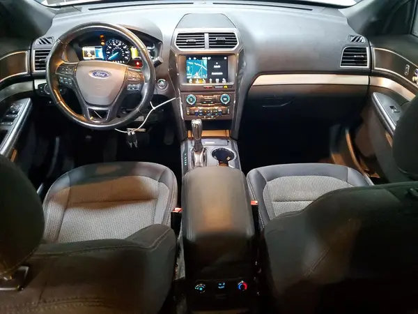 1FM5K8D82HGD10518 2017 FORD EXPLORER - Image 8