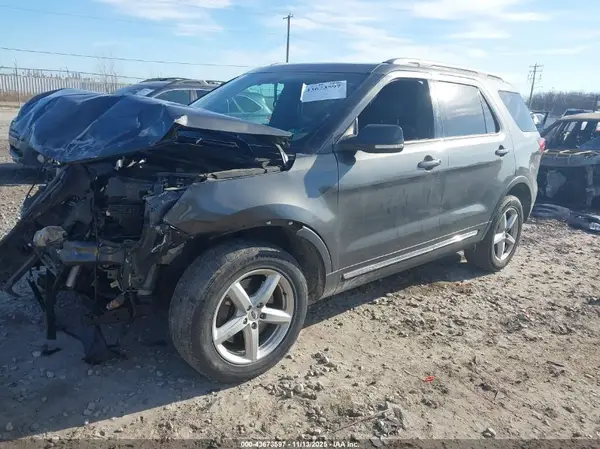 1FM5K8D82HGD10812 2017 FORD EXPLORER - Image 2