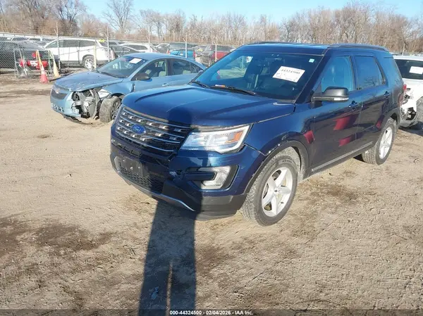 1FM5K8D82HGD50811 2017 FORD EXPLORER - Image 2