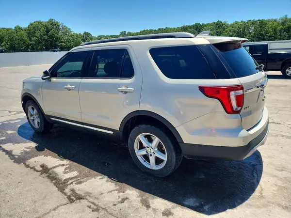 1FM5K8D82HGD99152 2017 FORD EXPLORER - Image 2