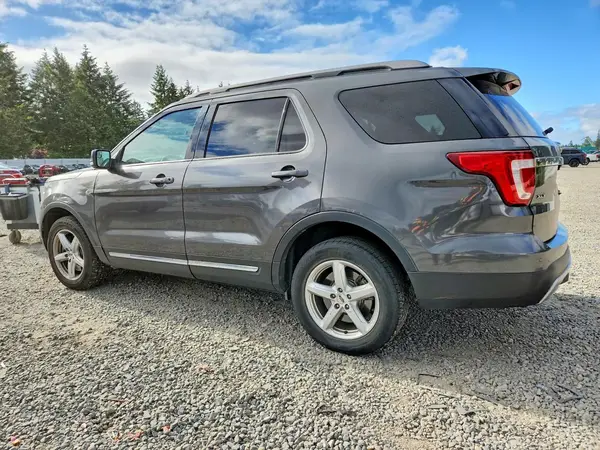 1FM5K8D82HGE00462 2017 FORD EXPLORER - Image 2