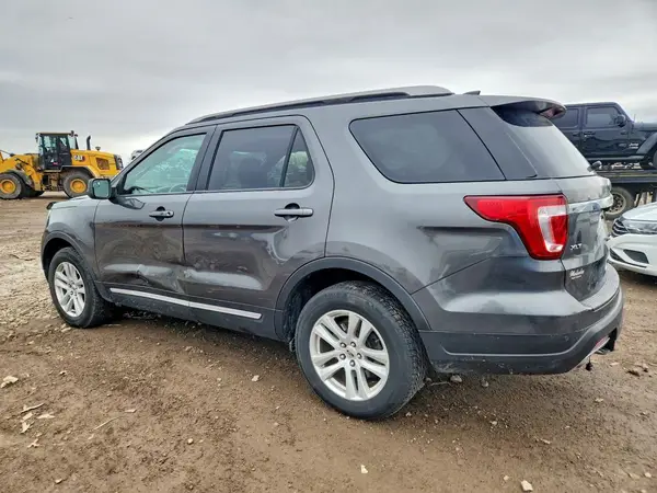 1FM5K8D82JGA18194 2018 FORD EXPLORER - Image 2