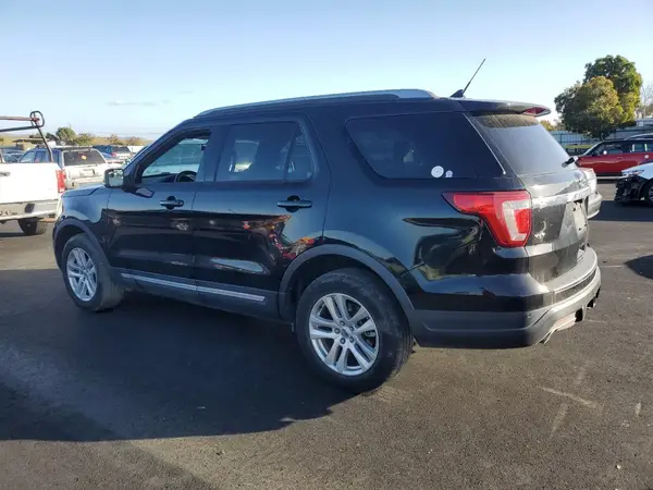 1FM5K8D82JGA19944 2018 FORD EXPLORER - Image 2
