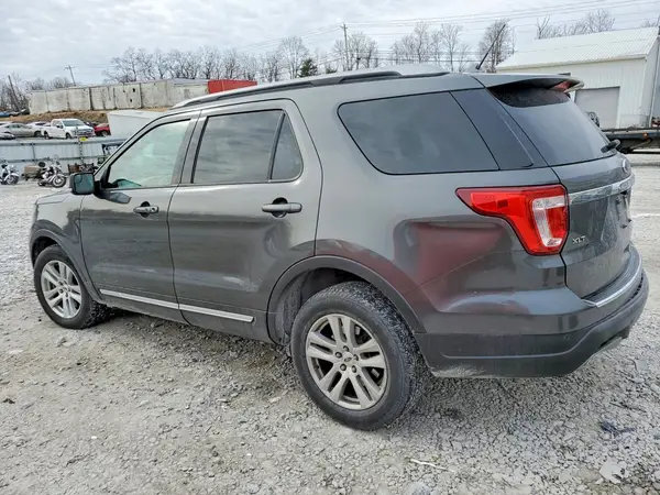 1FM5K8D82JGA44519 2018 FORD EXPLORER - Image 2