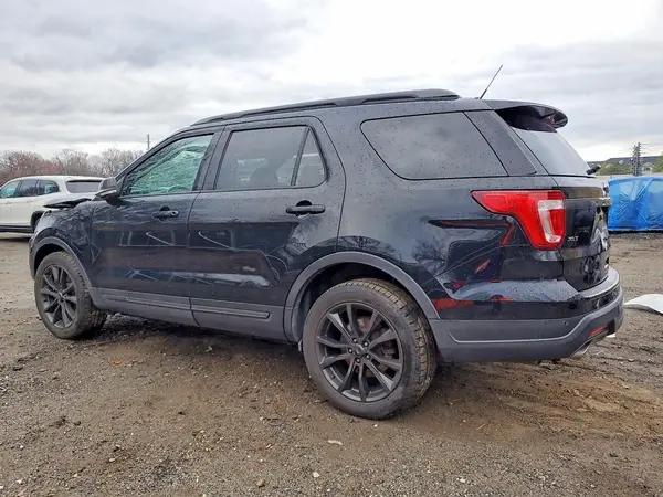 1FM5K8D82JGA75673 2018 FORD EXPLORER - Image 2